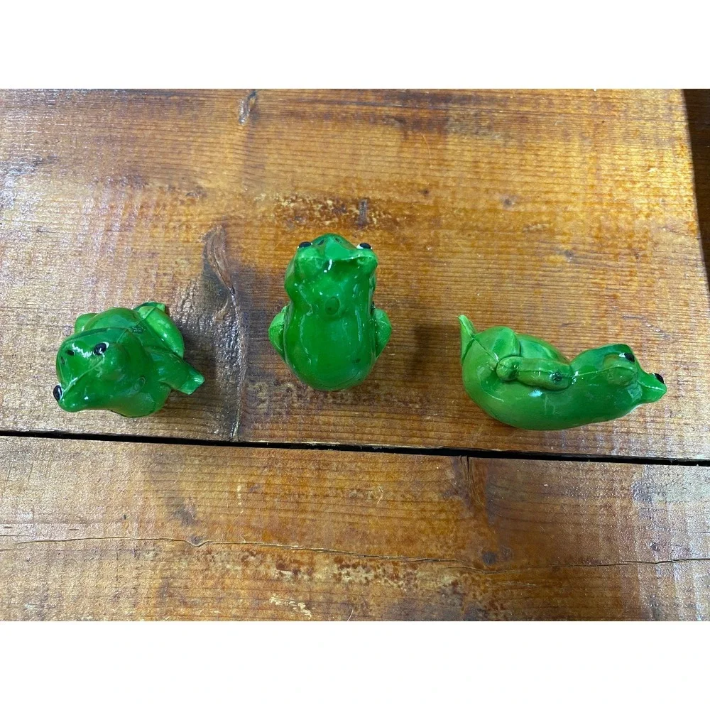 Set of 3 Miniature Green Frog Figurines Glossy Resin Tiny Garden Decor Statues